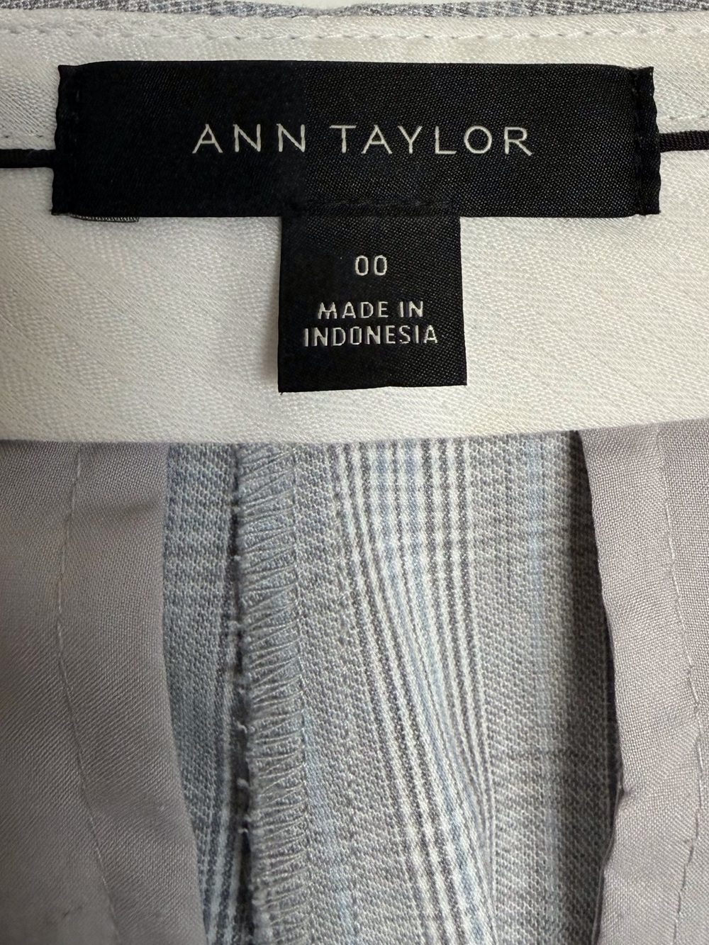Ann Taylor Gray Plaid Straight-Leg Trousers - Picture 7 of 11